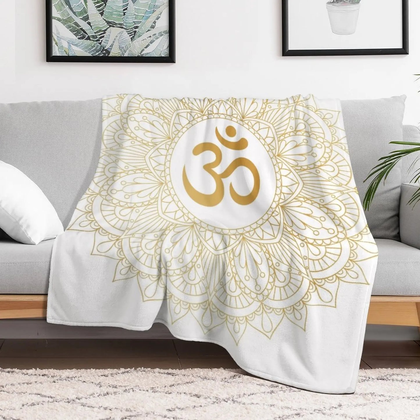 Goldene Mandala-Decke mit Reiki Om-Symbol